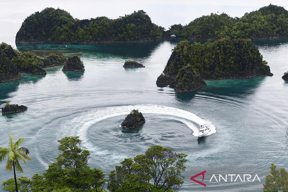 Raja Ampat dinobatkan jadi destinasi yang wajib dikunjungi tahun 2025